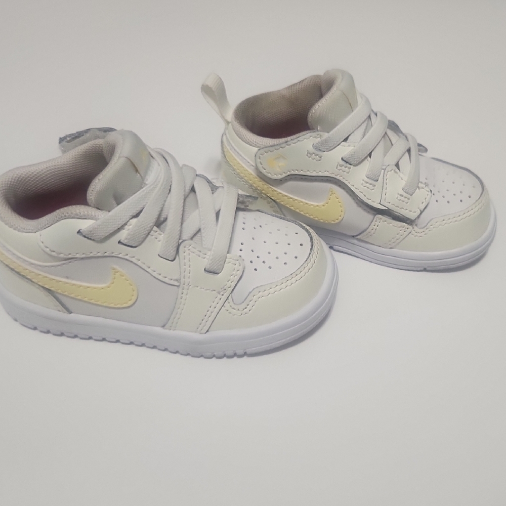 White/Yellow Jordan One low